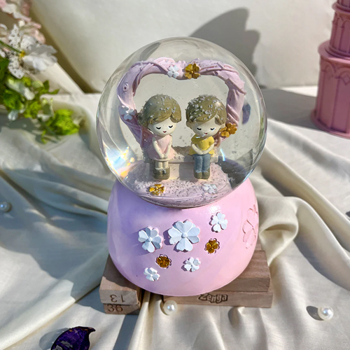 Cute Musical Crystal Snow Ball